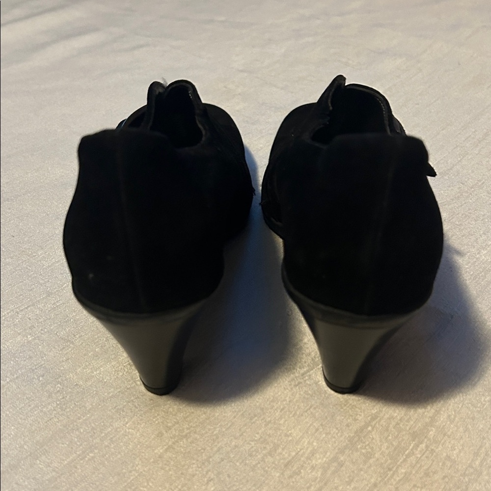C La Canadiene Black Suede Loafers With Buckle View 3